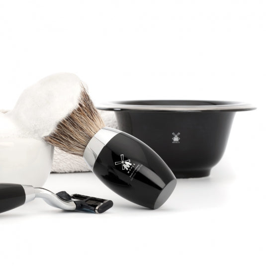 Muhle Porcelain Shaving Bow Black with Platinum Rim with safety razor and brush